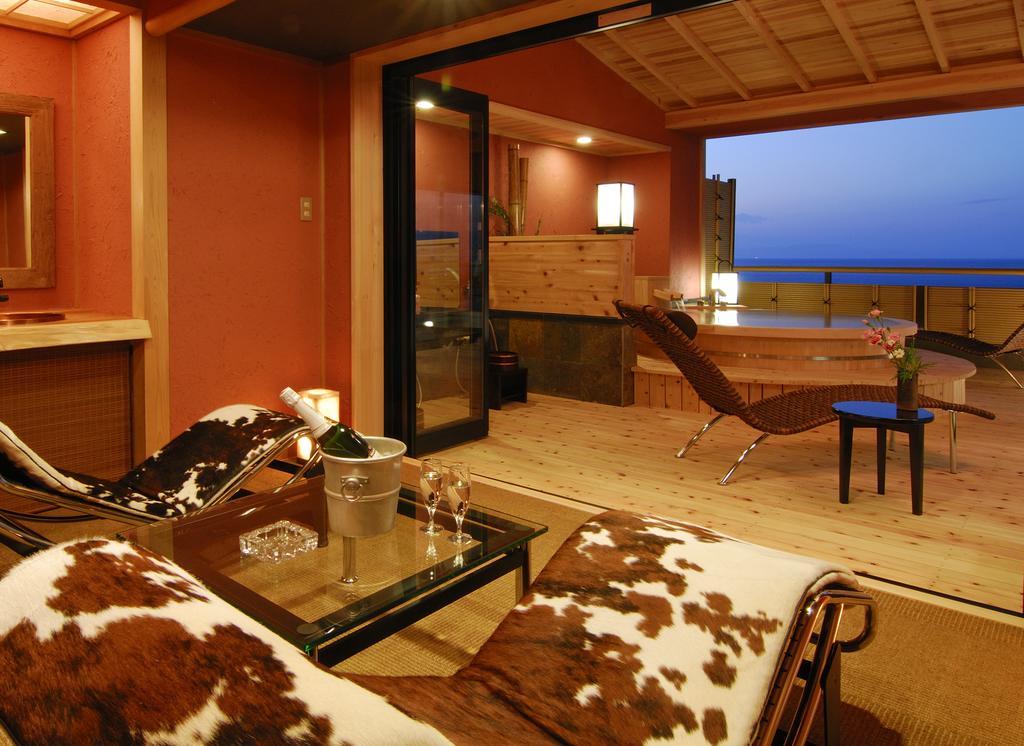 Shin Kaikatei Izumi Hotel Izu  Exterior photo